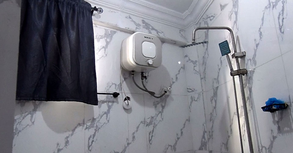 toilet 3